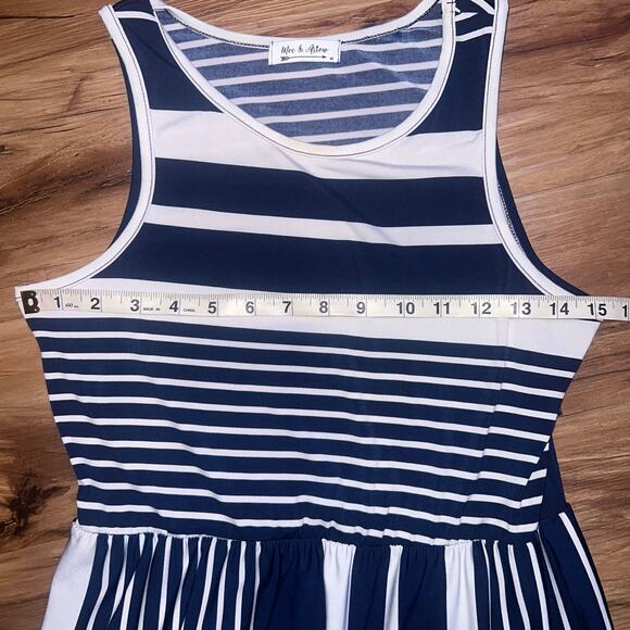 Blue White Striped Maxi Dress Sleeveless Stretchy Long Summer Dress Size Medium - Picture 6 of 12